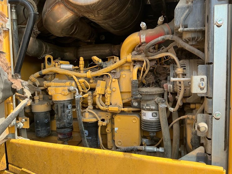 2018-deere-524k-image-49