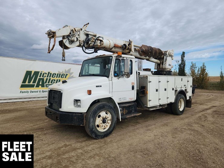 2001-freightliner-fl80-image-1