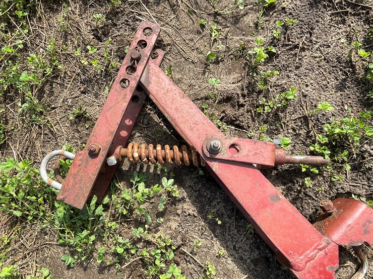 #5020-•-ih-56-no-till-coulter-brackets-image-9
