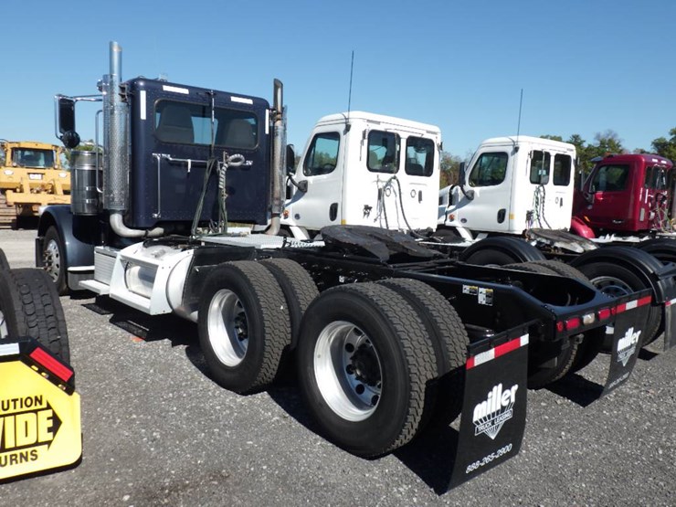 2020-peterbilt-389-image-7
