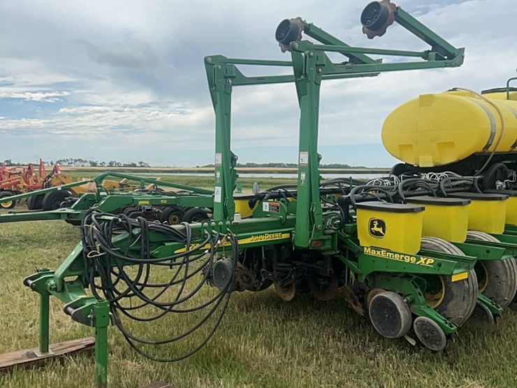 john-deere-16-image-2