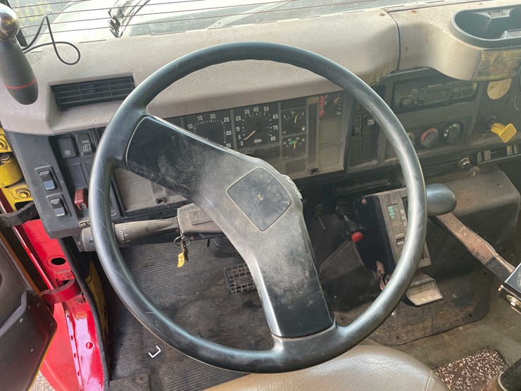 international-4900-image-87