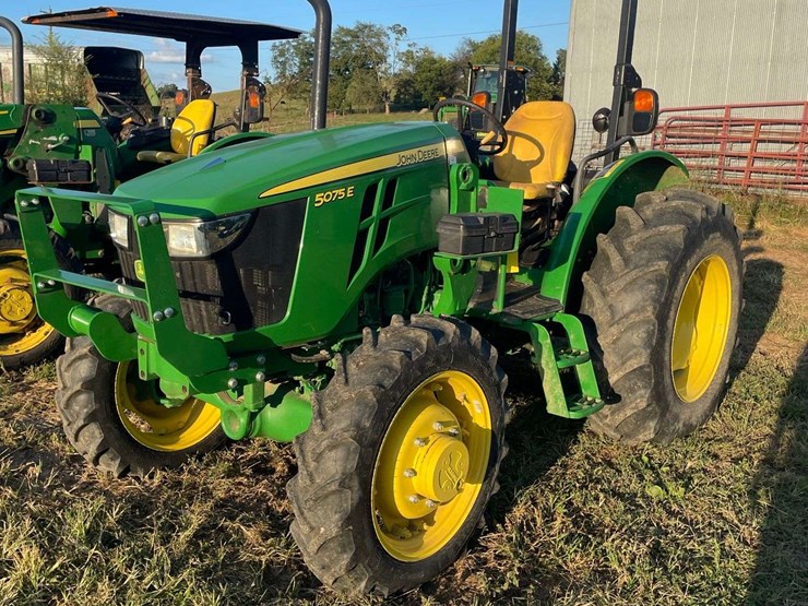 2022-john-deere-5075e-image-6