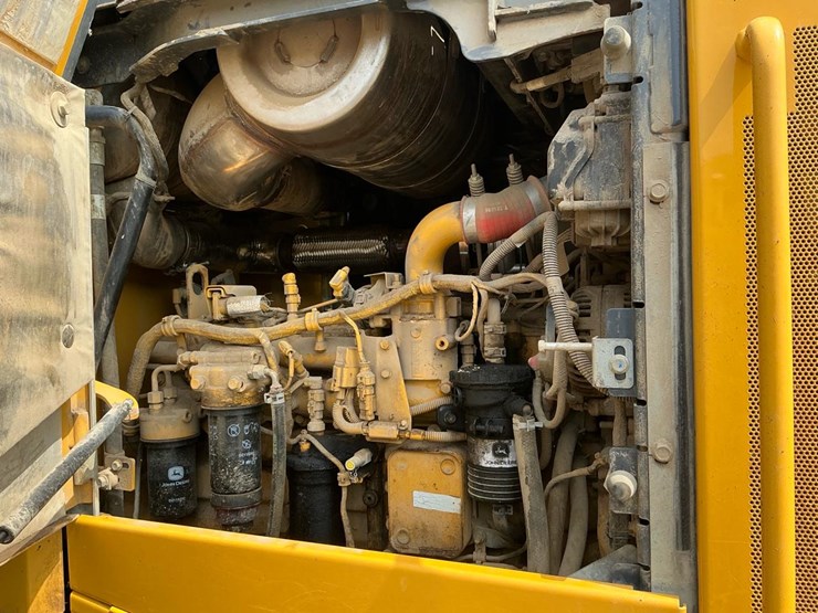 2018-deere-544k-image-33