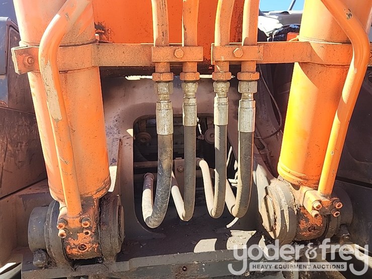 2015-hitachi-zx300-lc-6-image-11