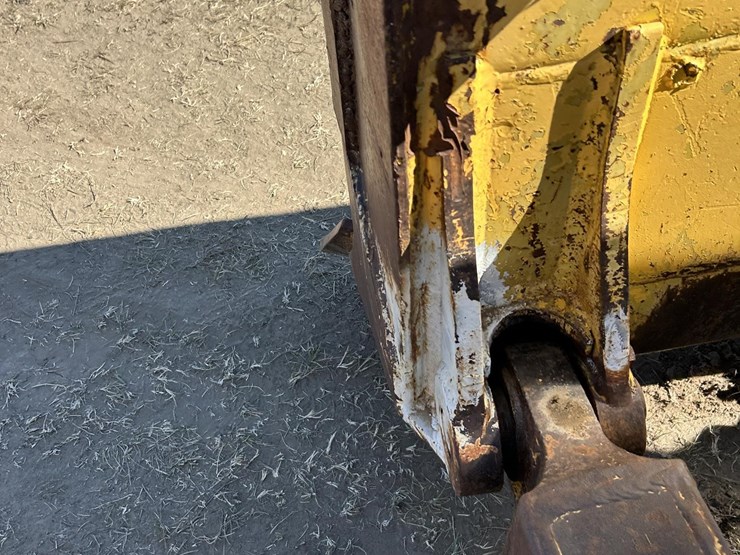 komatsu-d65ex-12-image-9