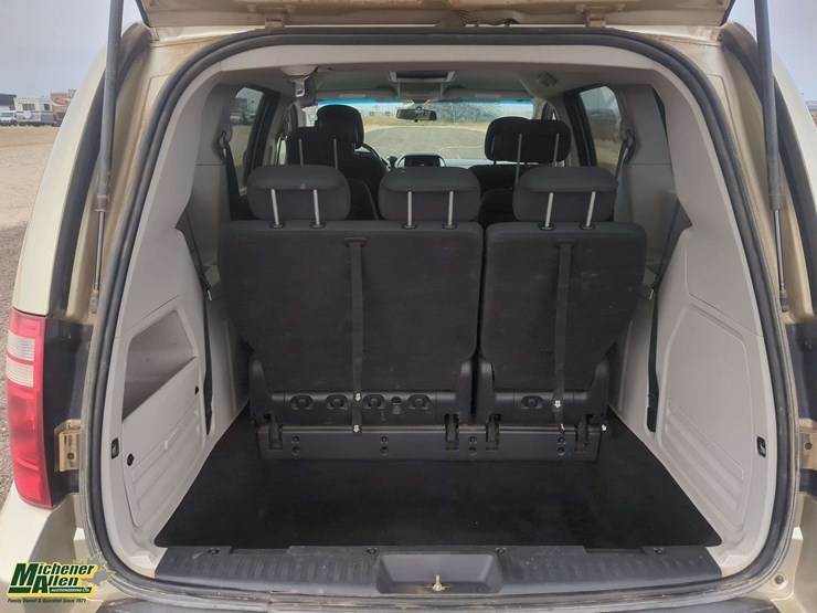 2010-dodge-grand-caravan-sxt-image-21
