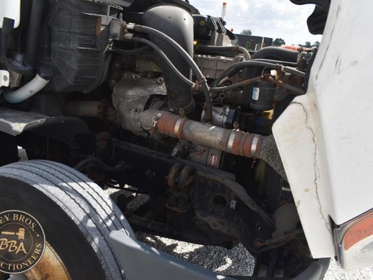 2015-freightliner-cascadia-125-image-53