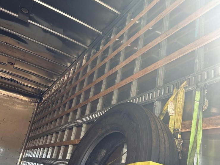 2019-hino-268-image-31