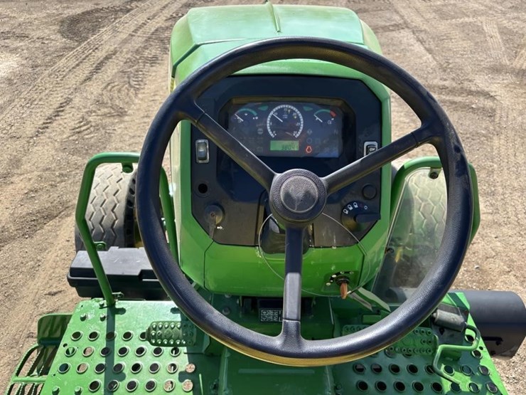 2018-john-deere-5075e-image-21