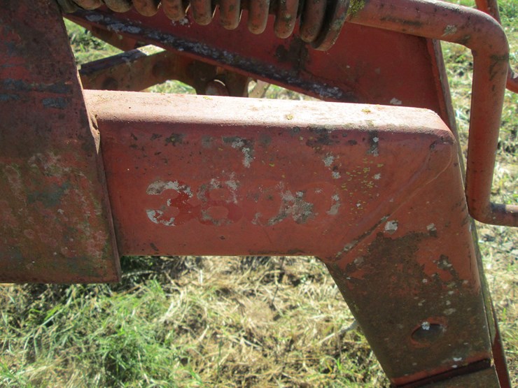 hesston-3800-image-11