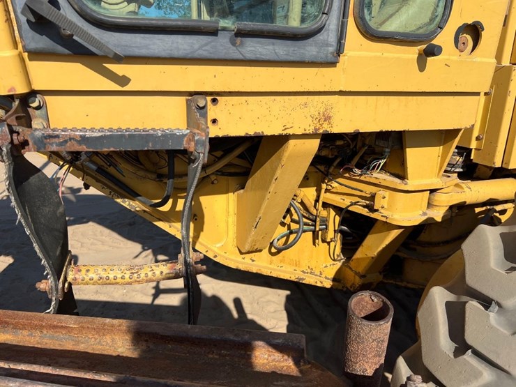 1998-caterpillar-12h-image-32