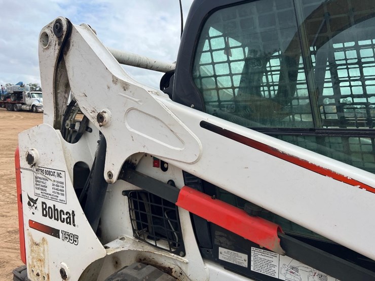 2016-bobcat-t595-image-23