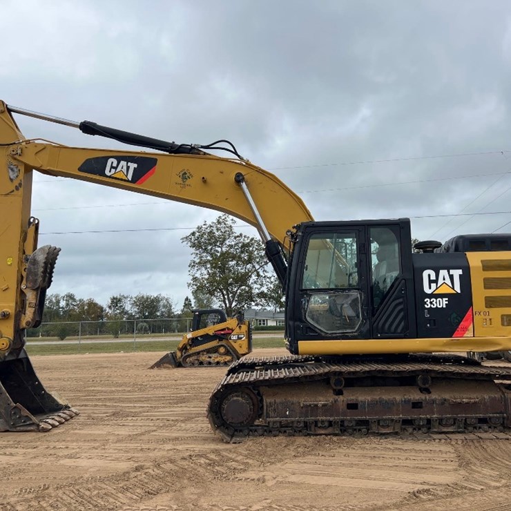 2017 CATERPILLAR 330FL