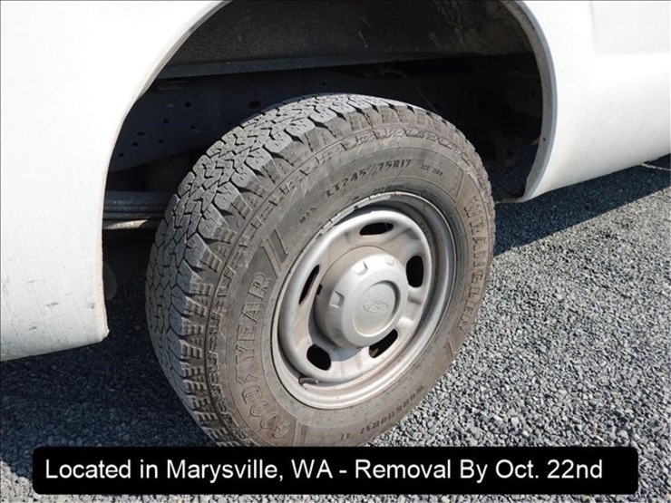 2015-ford-f250-xl-image-13
