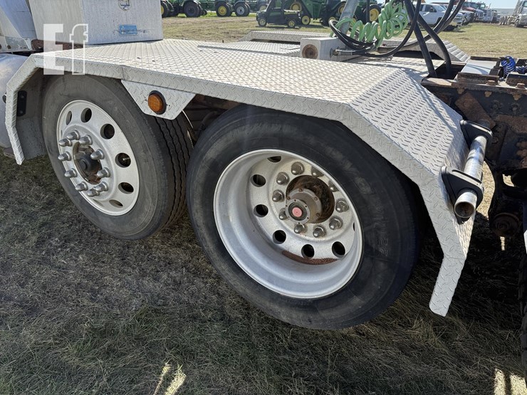 2009-kenworth-t800-image-18