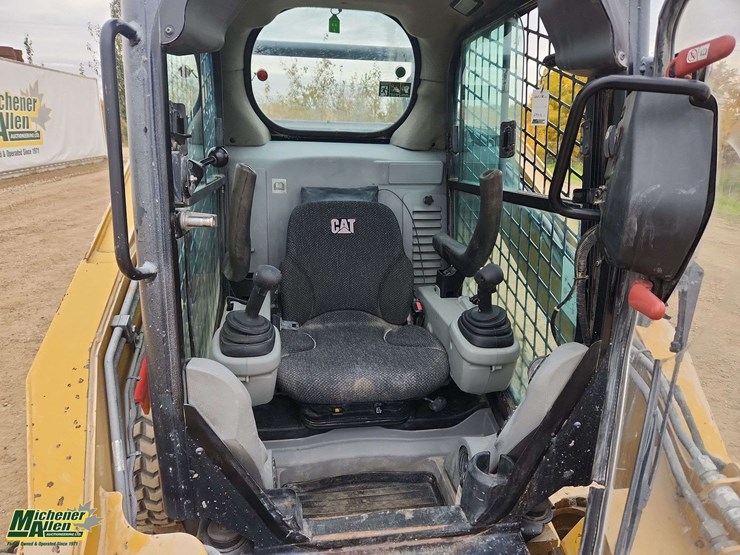2013-caterpillar-262c2-image-15