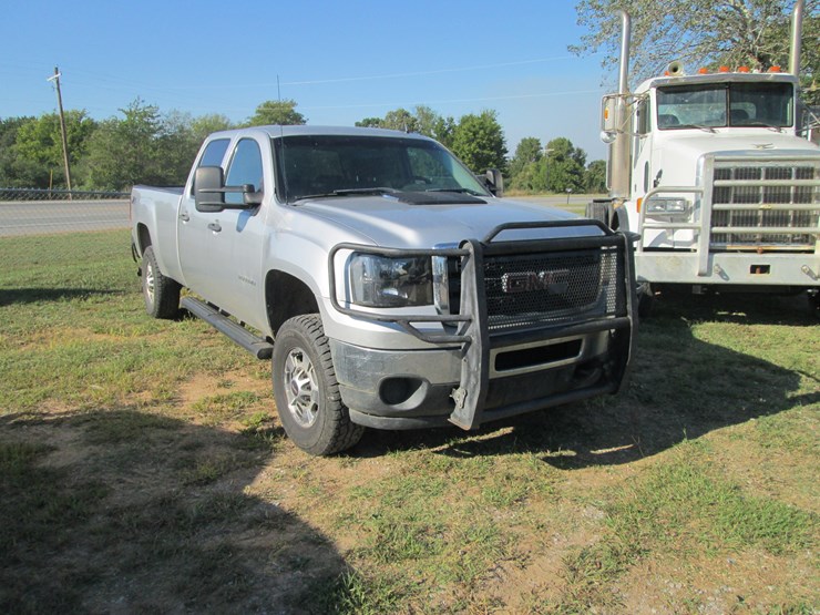 2011-gmc-2500hd-image-2