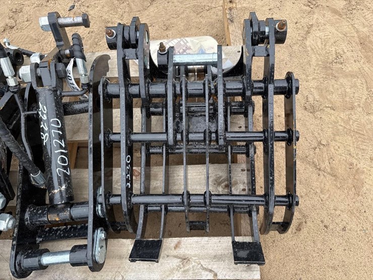 unused-iranch-15"-excavator-wood-grapple-image-1