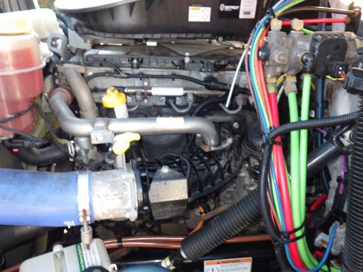 2020-freightliner-cascadia-116-image-12