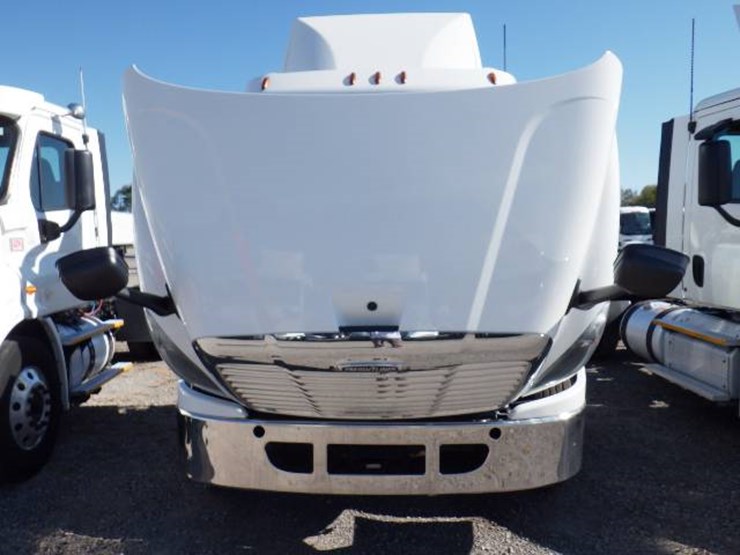 2017-freightliner-cascadia-113-image-12