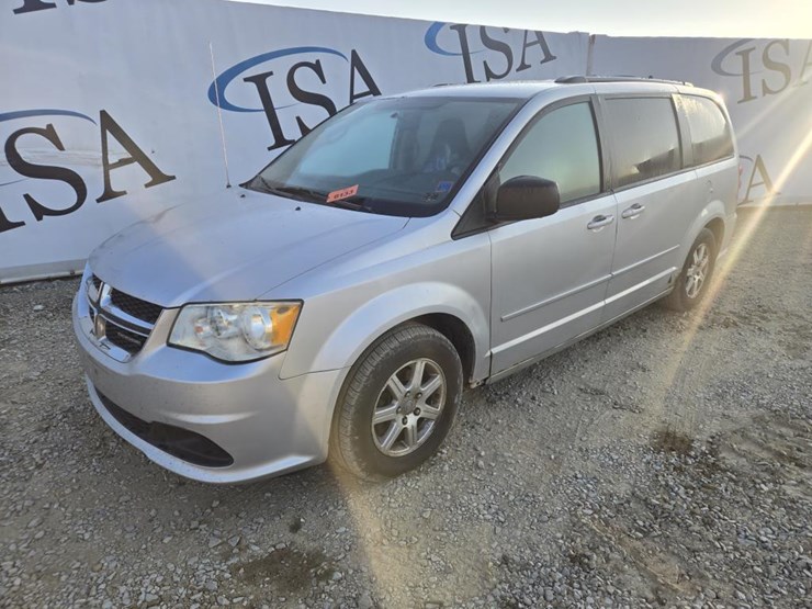 2011-dodge-grand-caravan-image-1