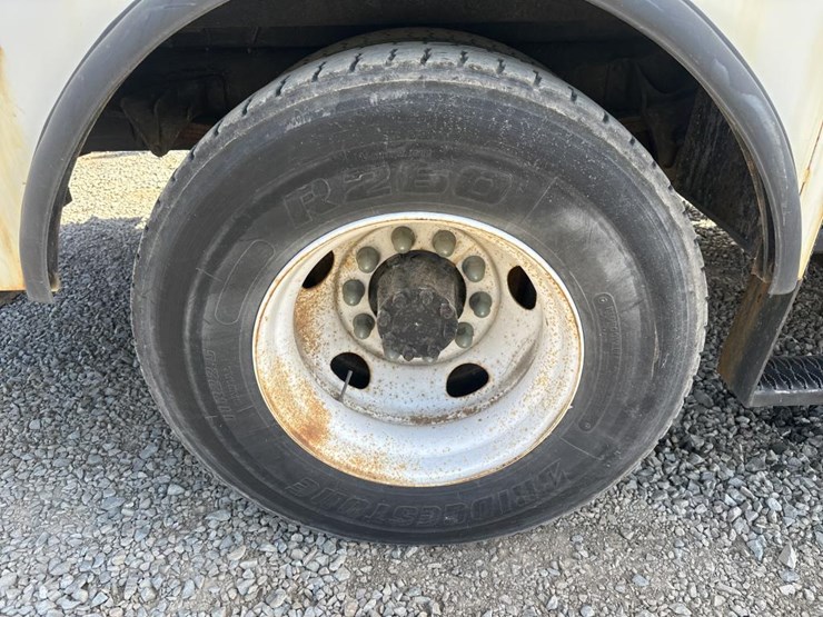 2006-international-durastar-4300-image-58