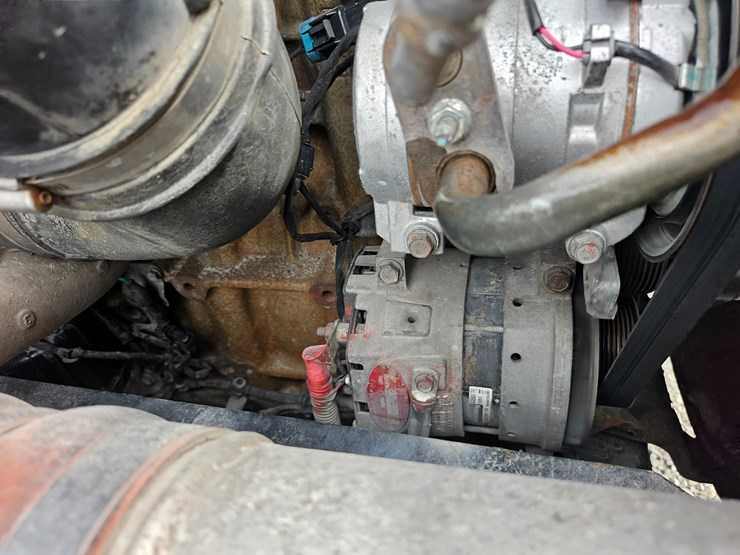 2019-freightliner-cascadia-126-image-47