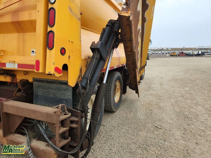 2016-international-workstar-7600-image-35