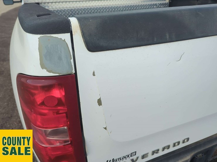 2013-chevrolet-silverado-2500hd-image-39