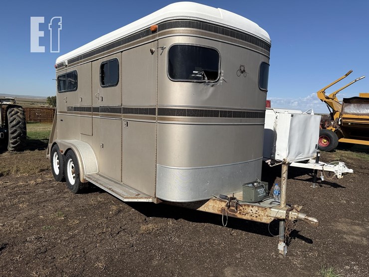 logan-2-horse-trailer-image-3