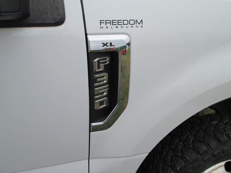 2017-ford-f350-xl-image-17