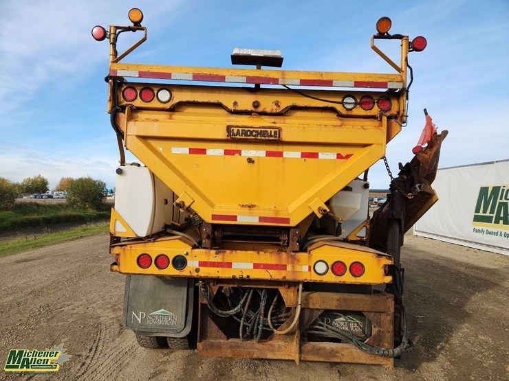 2016-international-workstar-7400-image-8