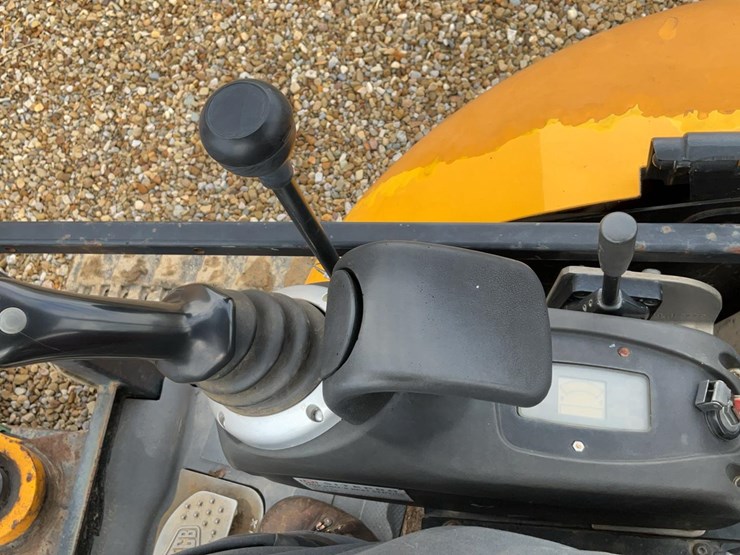 2017-jcb-8029cts-image-11