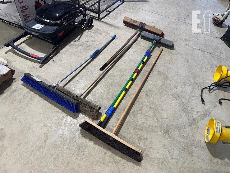 unknown-5-push-brooms-image-2