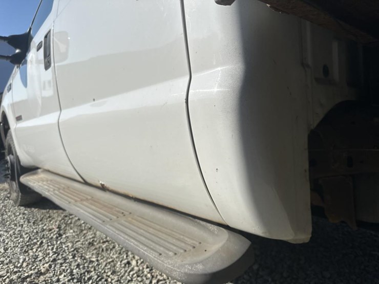 2004-ford-f350-image-21