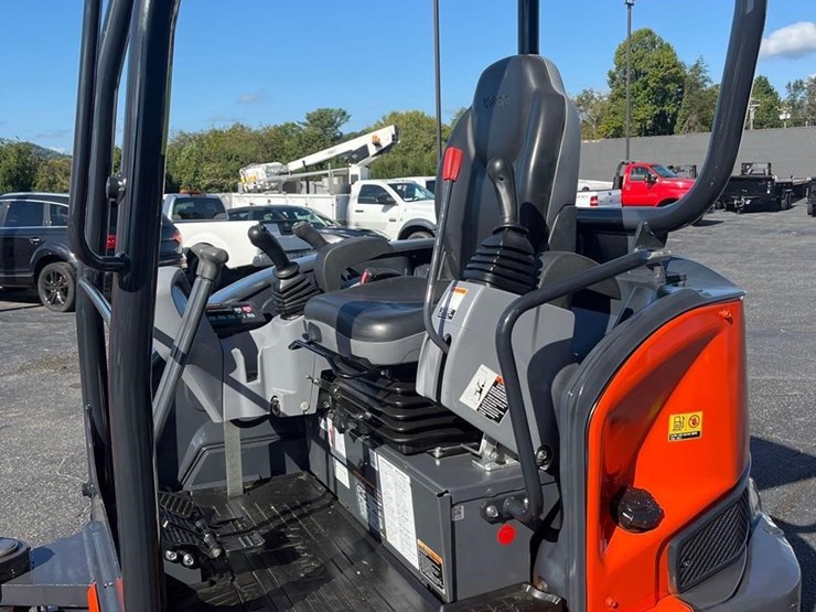 2023-kubota-kx033-4-image-13