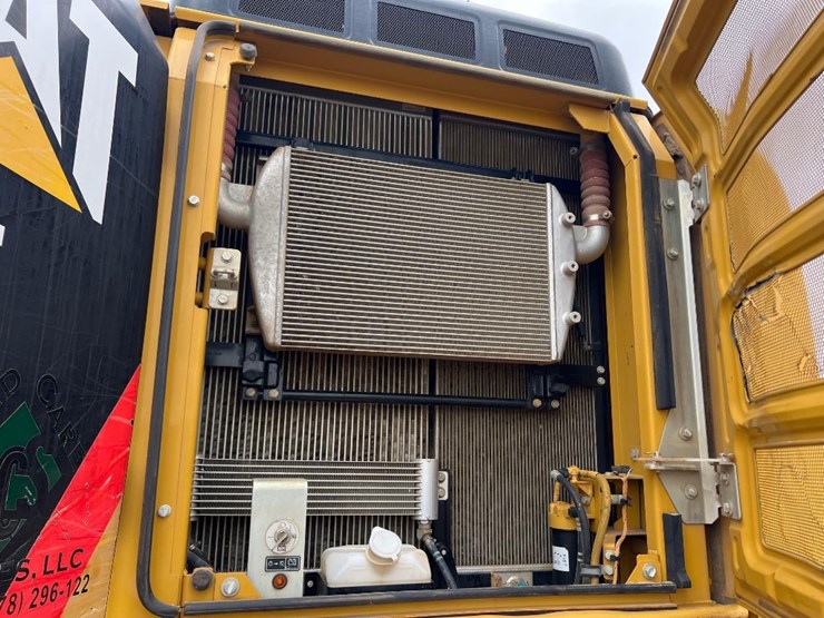2017-caterpillar-330fl-image-28