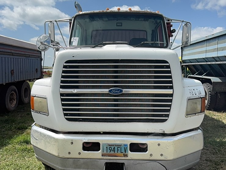 1995-ford-l9000-image-1