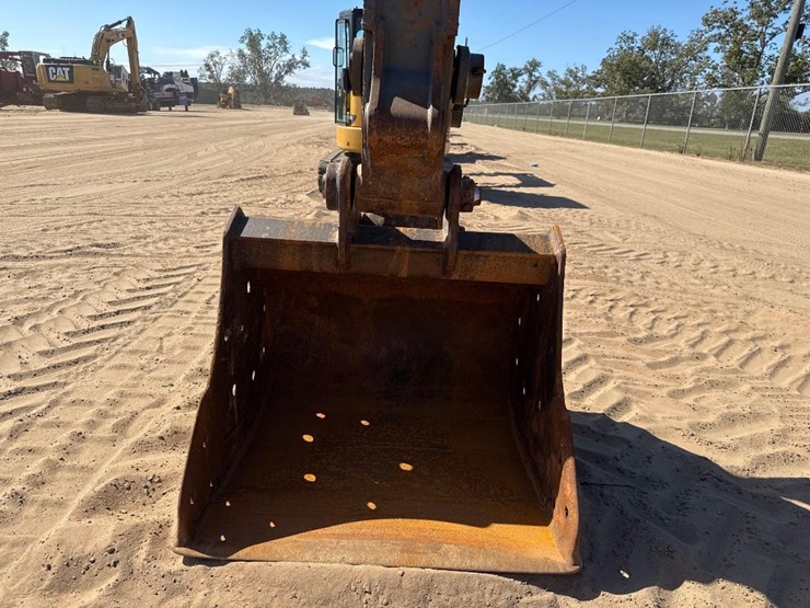 volvo-ec240cl-image-27