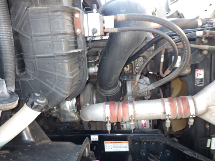 2020-freightliner-cascadia-113-image-15