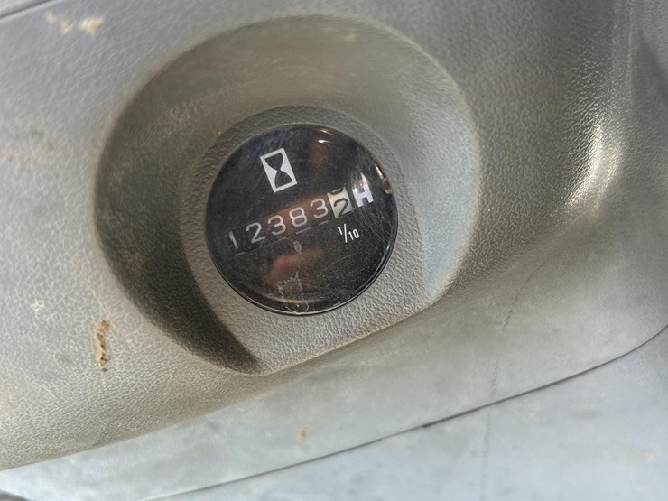 deere-200-lc-image-78
