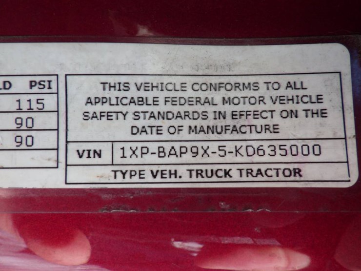 peterbilt-579-image-11