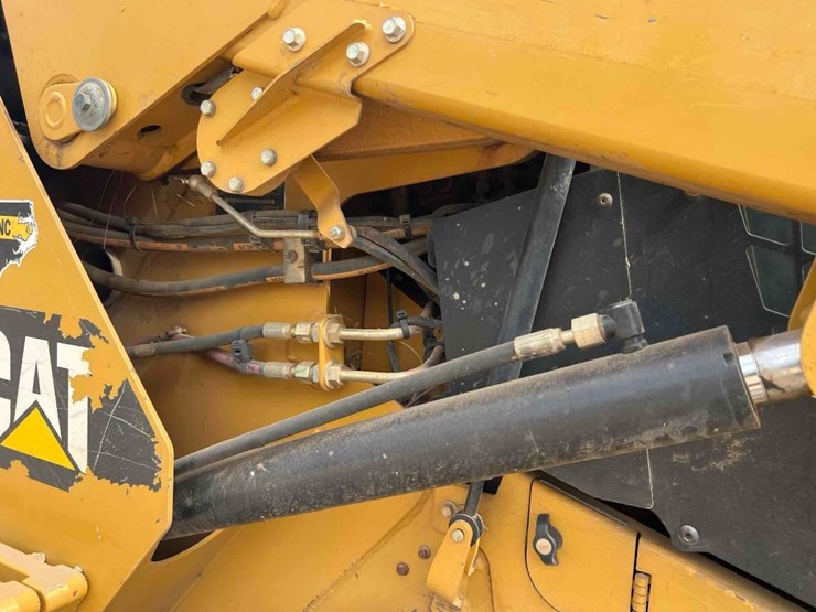 2019-caterpillar-259d-image-14