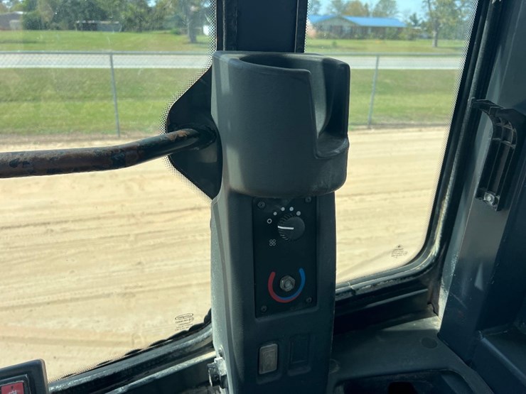 2009-deere-544k-image-33
