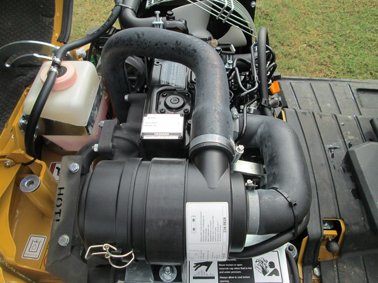 2023-caterpillar-300.9d-image-14