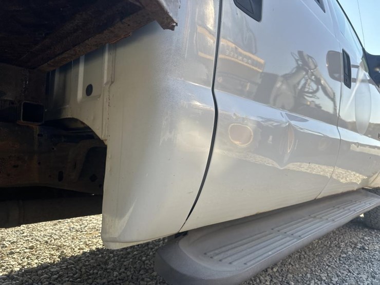 2004-ford-f350-image-16