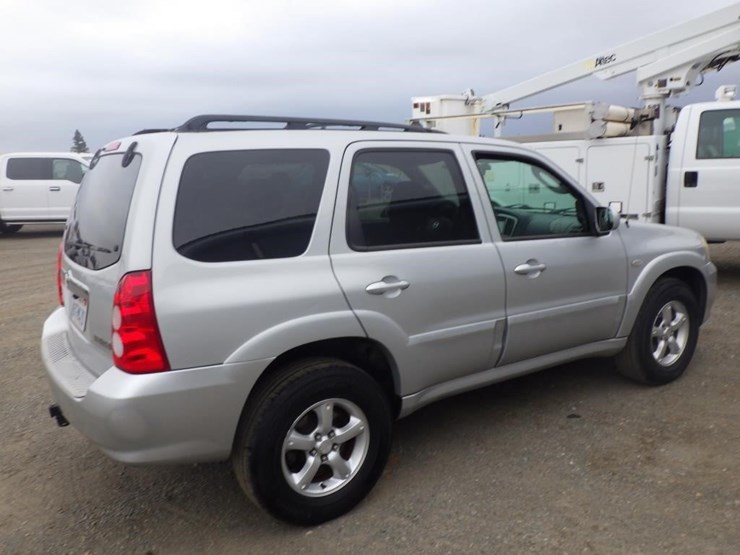 2005-mazda-tribute-image-3