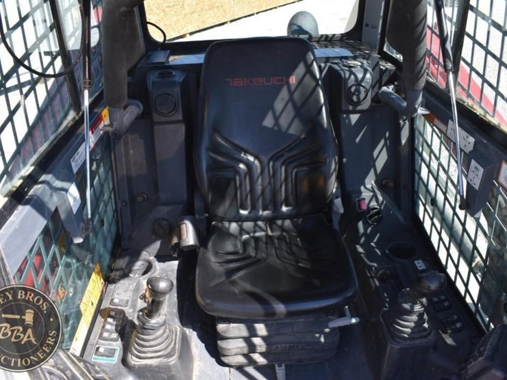 2020-takeuchi-tl12r2-image-64