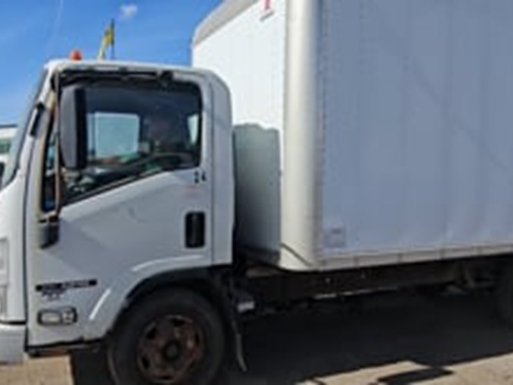 2009-isuzu-npr-image-19